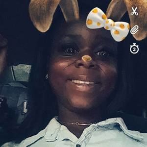 Meet your Posher, Yasmine